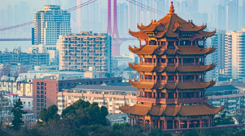 武汉位列毕业季热门美食目的地TOP5，黄鹤楼搜索热度环比上周增长46%